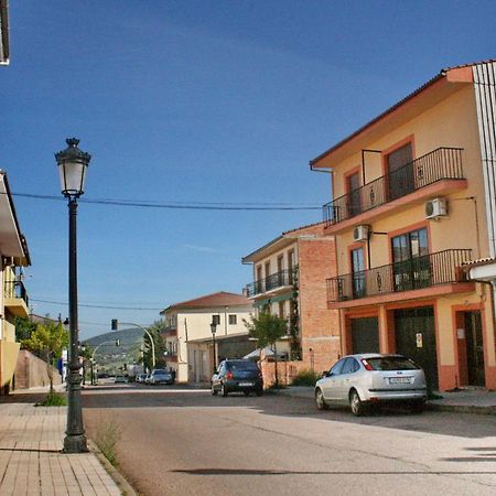 Apartamentos Turisticos Mirayuste Guadalupe  Bilik gambar