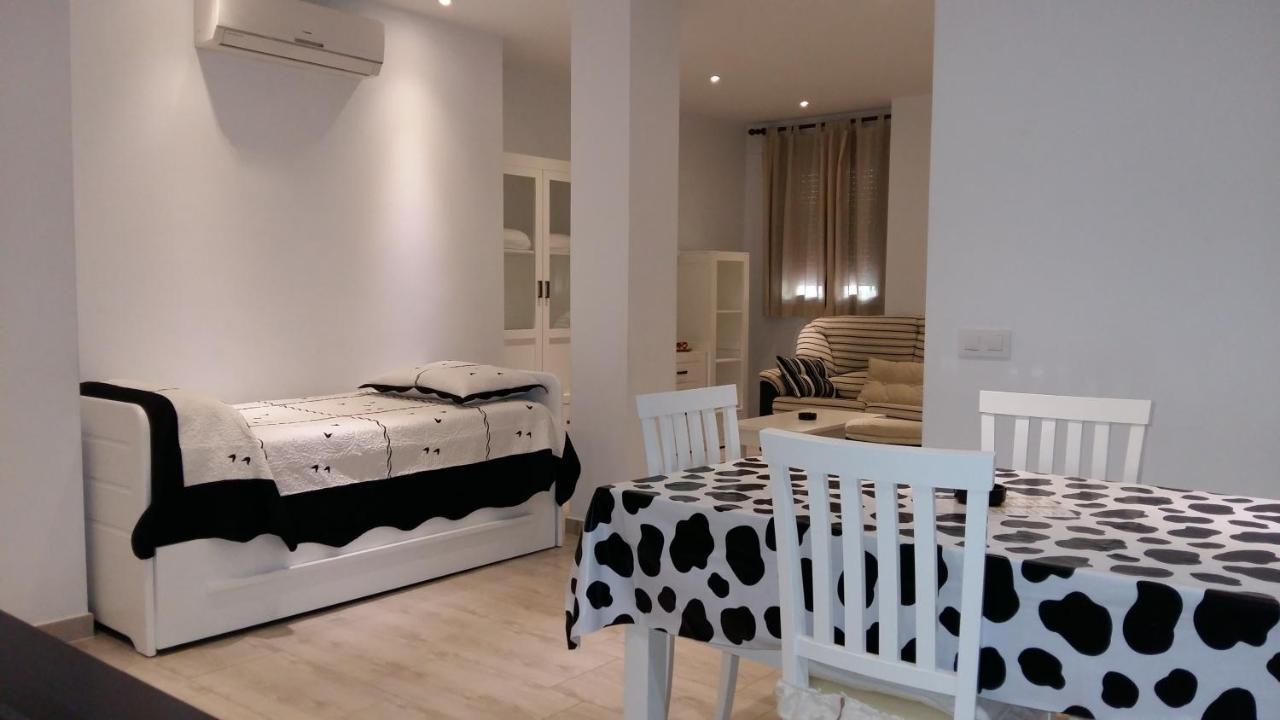 Apartamentos Turisticos Mirayuste Guadalupe  Luaran gambar