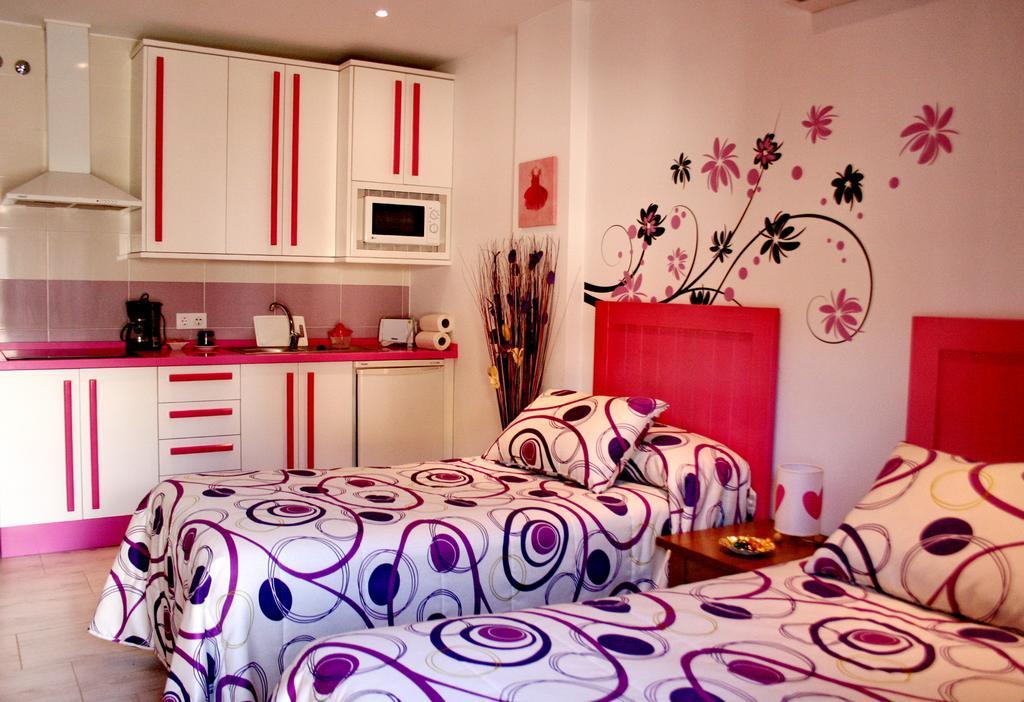 Apartamentos Turisticos Mirayuste Guadalupe  Luaran gambar