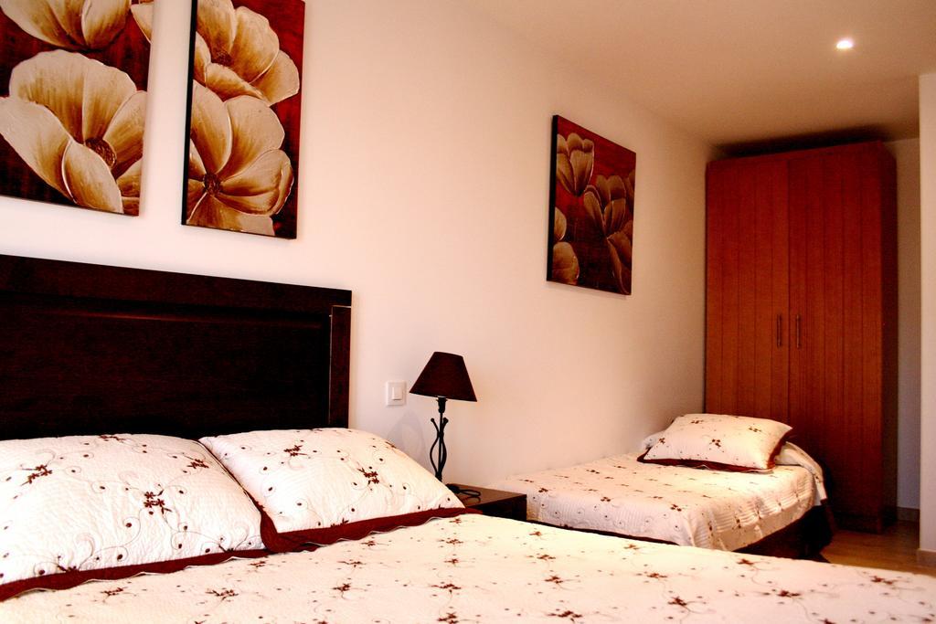 Apartamentos Turisticos Mirayuste Guadalupe  Luaran gambar