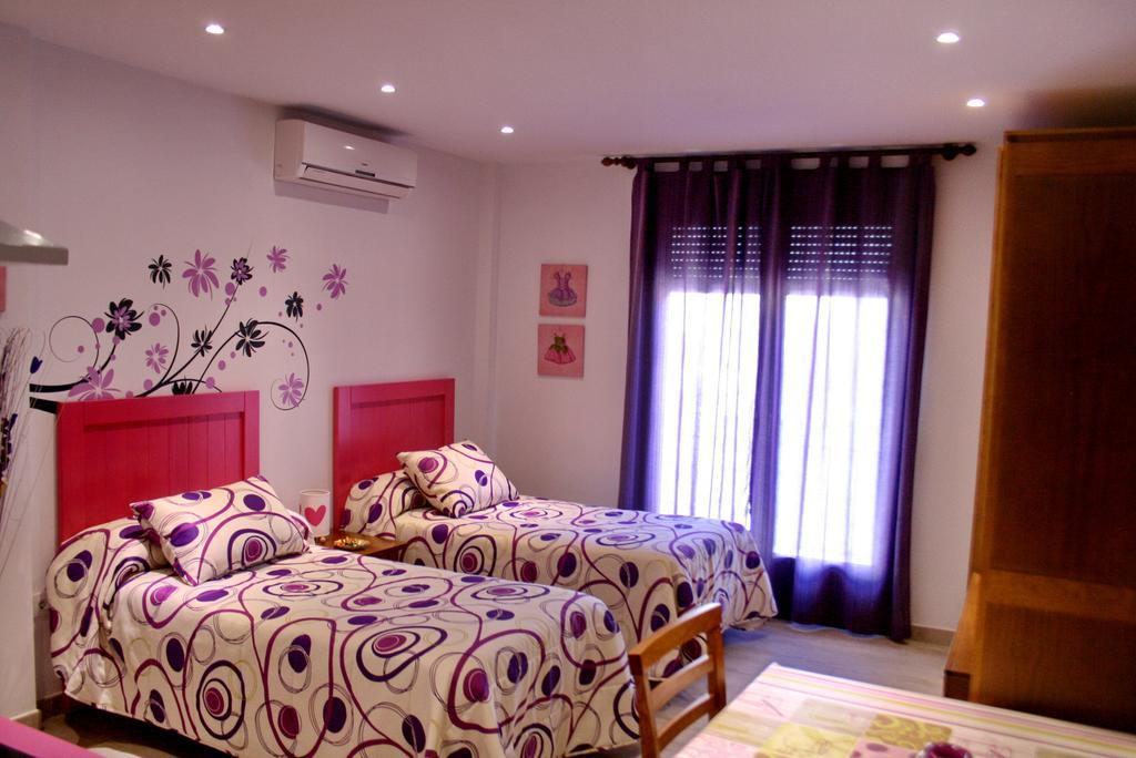 Apartamentos Turisticos Mirayuste Guadalupe  Luaran gambar