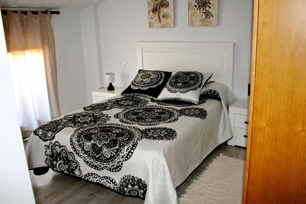 Apartamentos Turisticos Mirayuste Guadalupe  Luaran gambar
