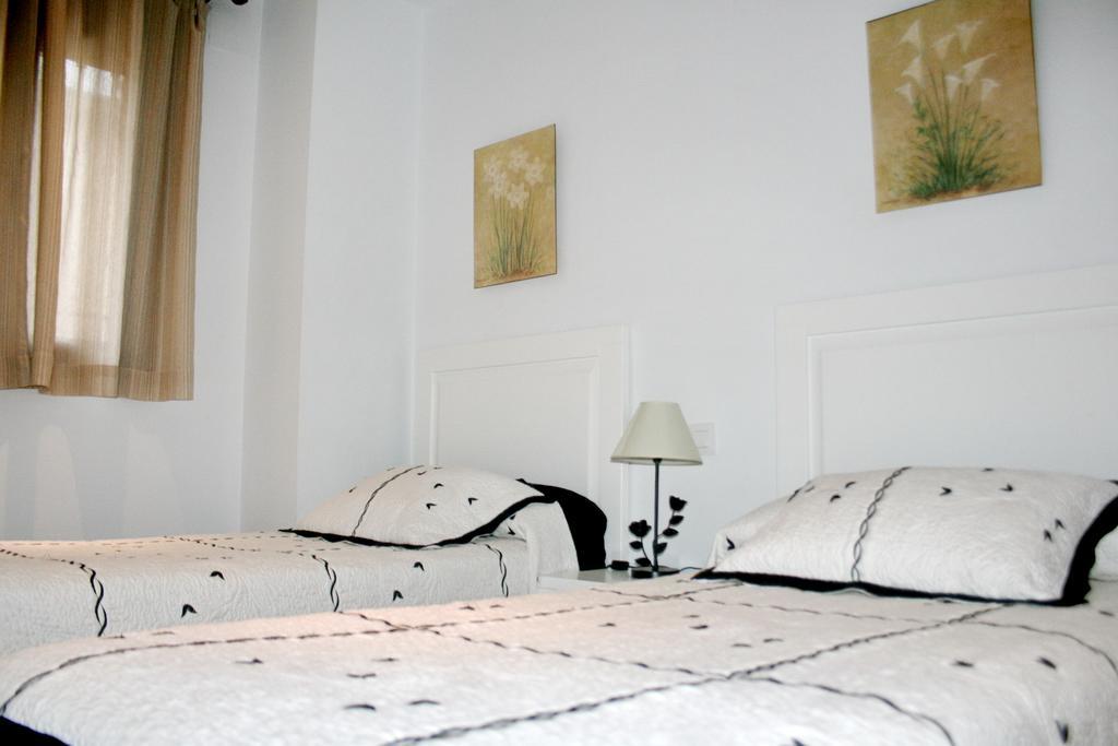 Apartamentos Turisticos Mirayuste Guadalupe  Luaran gambar