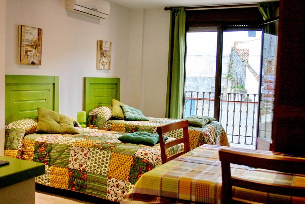 Apartamentos Turisticos Mirayuste Guadalupe  Bilik gambar