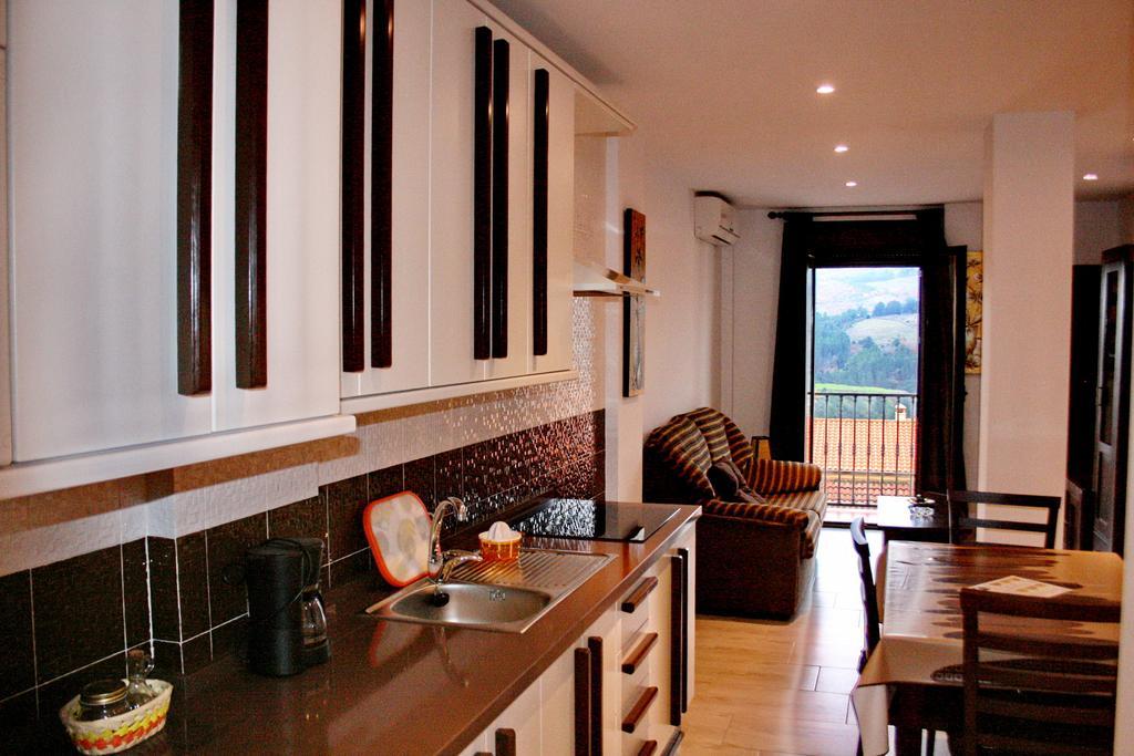 Apartamentos Turisticos Mirayuste Guadalupe  Bilik gambar