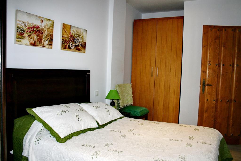 Apartamentos Turisticos Mirayuste Guadalupe  Luaran gambar