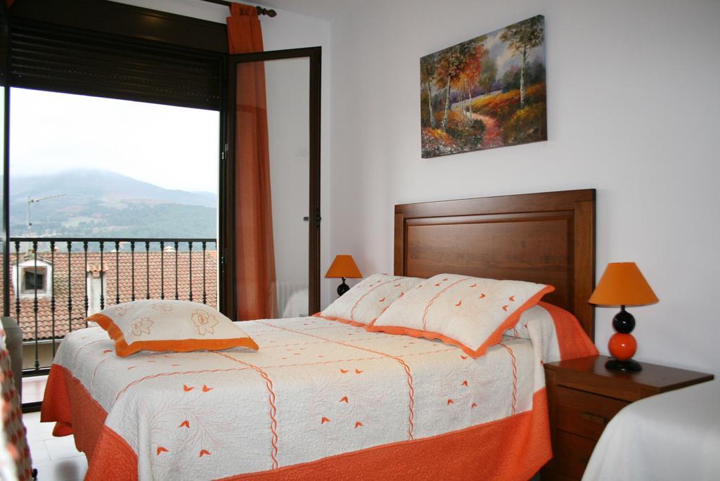 Apartamentos Turisticos Mirayuste Guadalupe  Bilik gambar