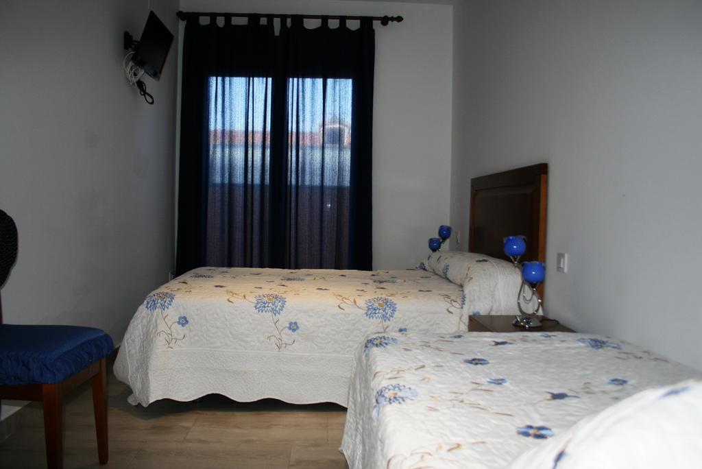 Apartamentos Turisticos Mirayuste Guadalupe  Bilik gambar