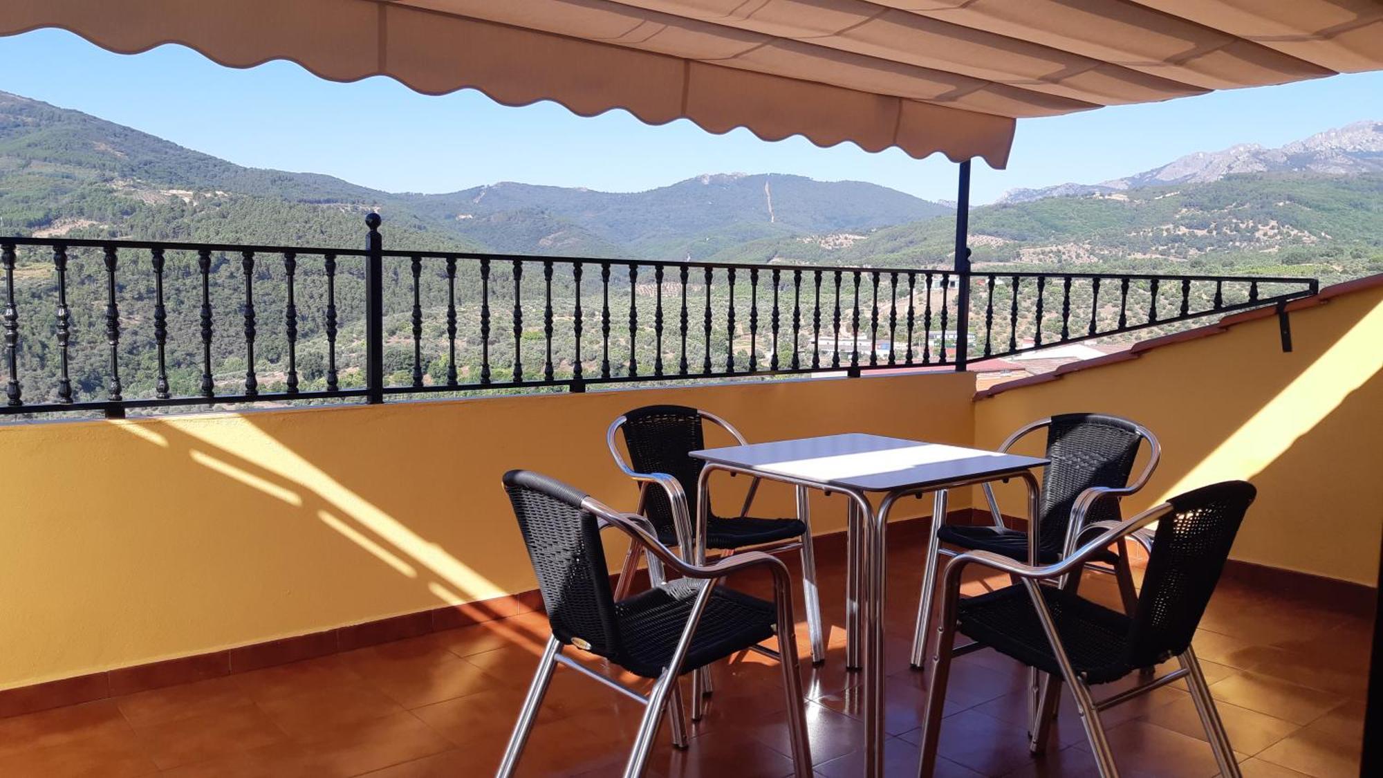 Apartamentos Turisticos Mirayuste Guadalupe  Bilik gambar