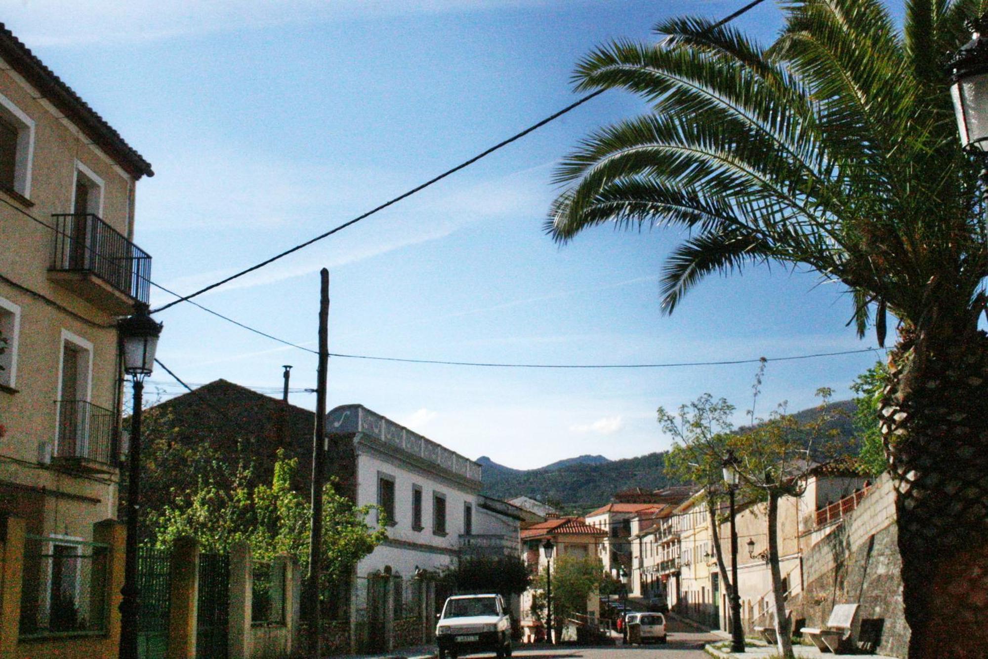 Apartamentos Turisticos Mirayuste Guadalupe  Bilik gambar