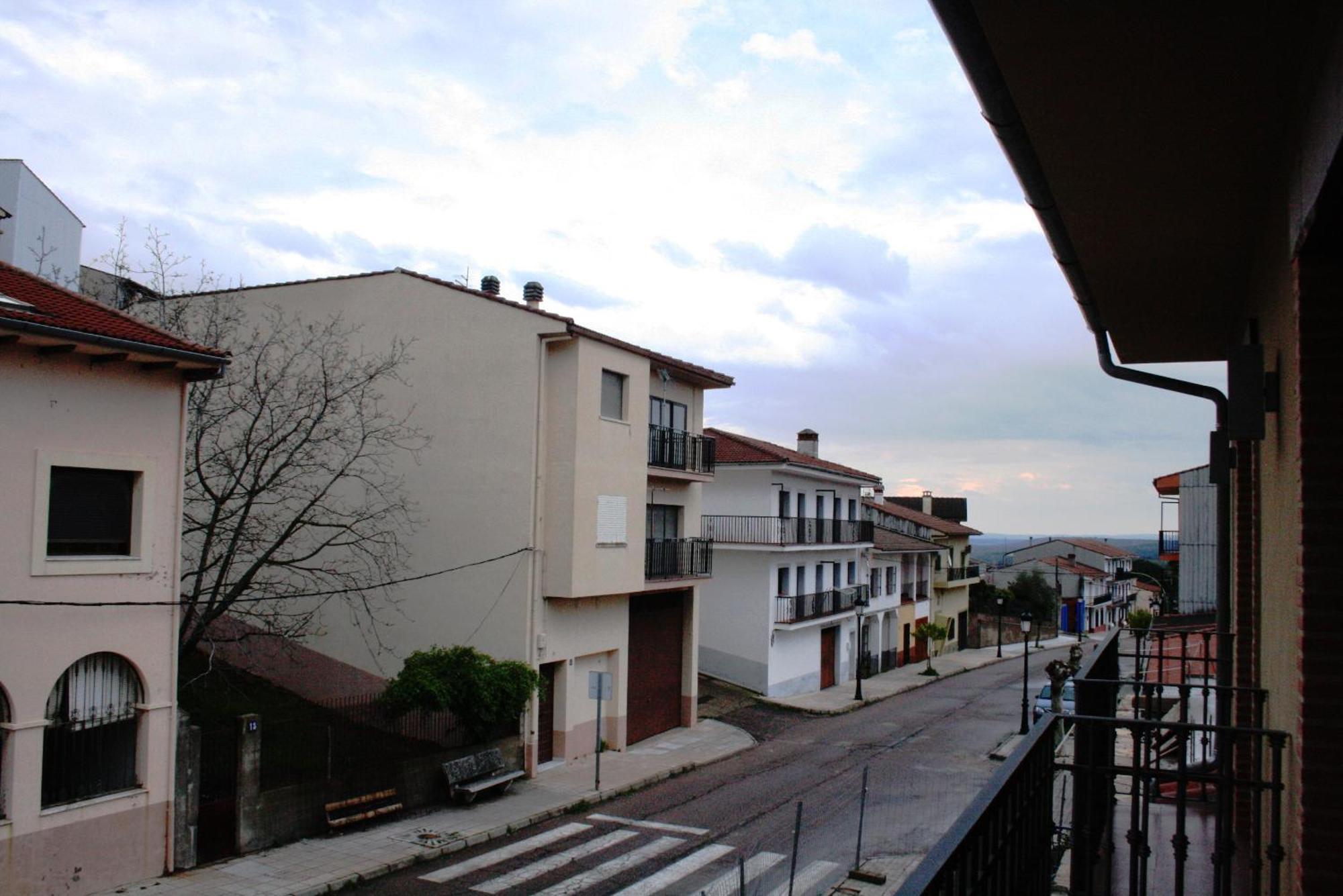 Apartamentos Turisticos Mirayuste Guadalupe  Bilik gambar