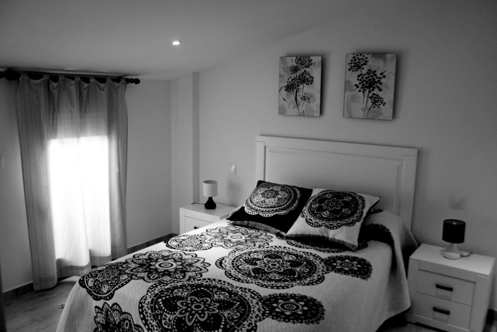 Apartamentos Turisticos Mirayuste Guadalupe  Luaran gambar