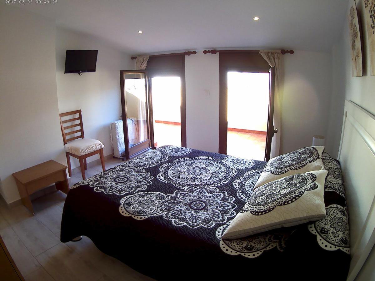 Apartamentos Turisticos Mirayuste Guadalupe  Luaran gambar